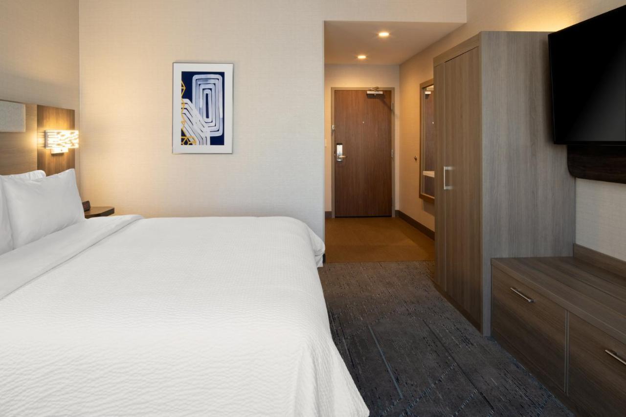 Holiday Inn Express & Suites - Hollister By Ihg Экстерьер фото