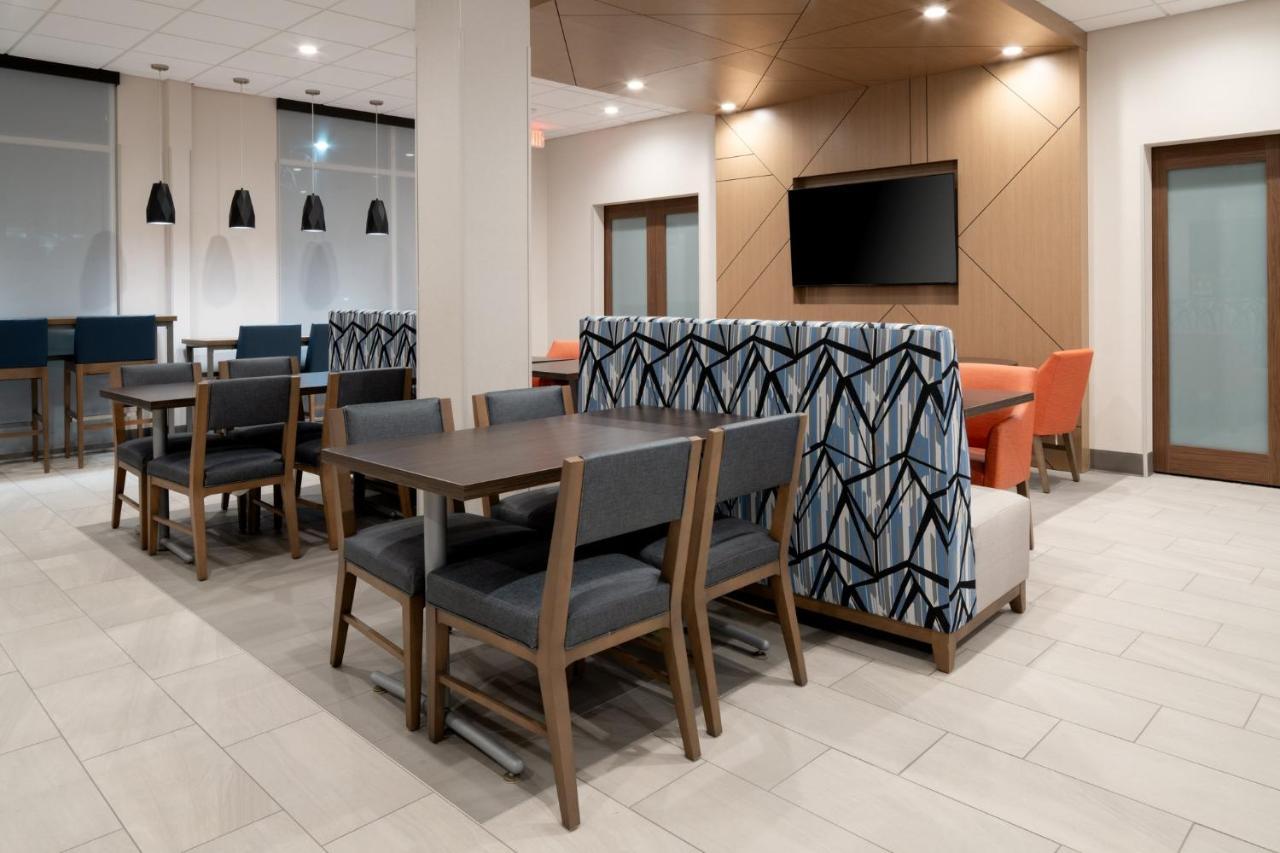 Holiday Inn Express & Suites - Hollister By Ihg Экстерьер фото
