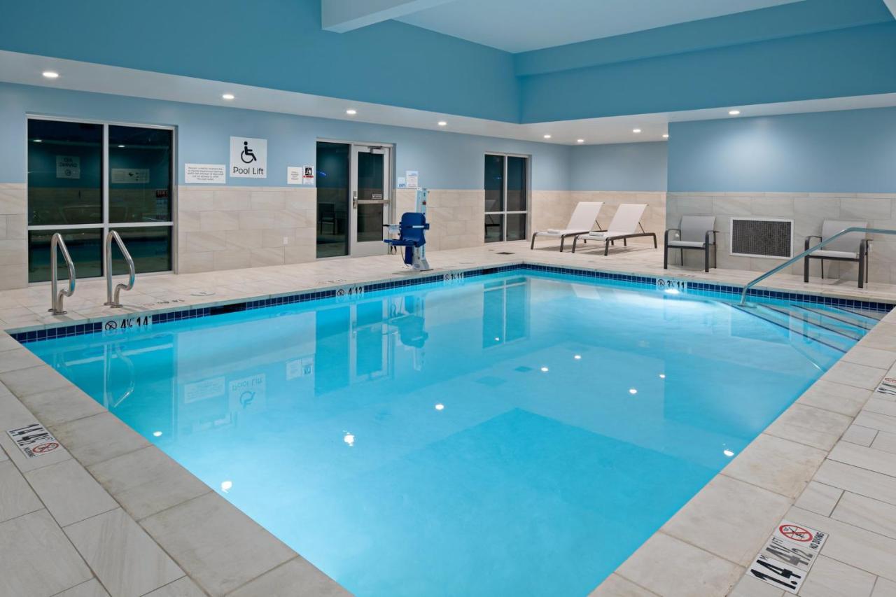 Holiday Inn Express & Suites - Hollister By Ihg Экстерьер фото