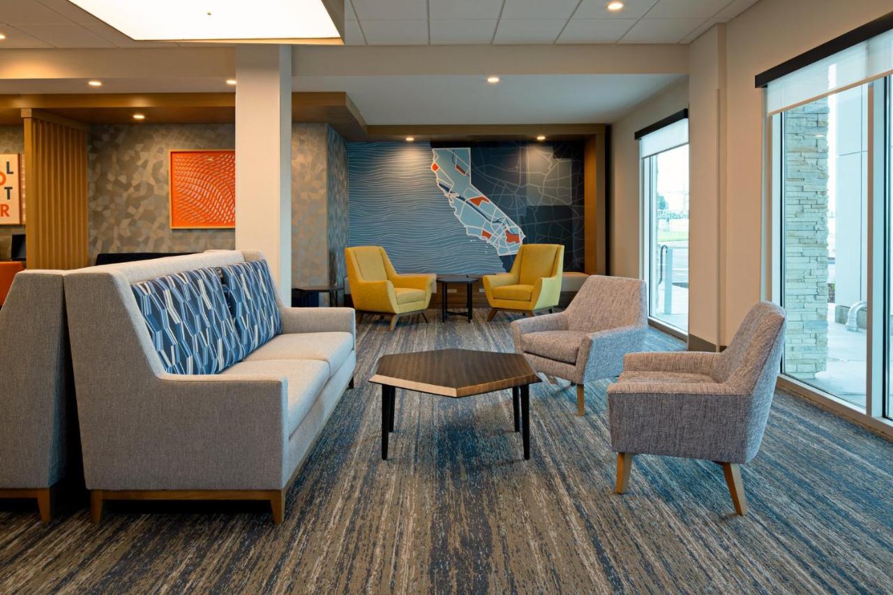 Holiday Inn Express & Suites - Hollister By Ihg Экстерьер фото
