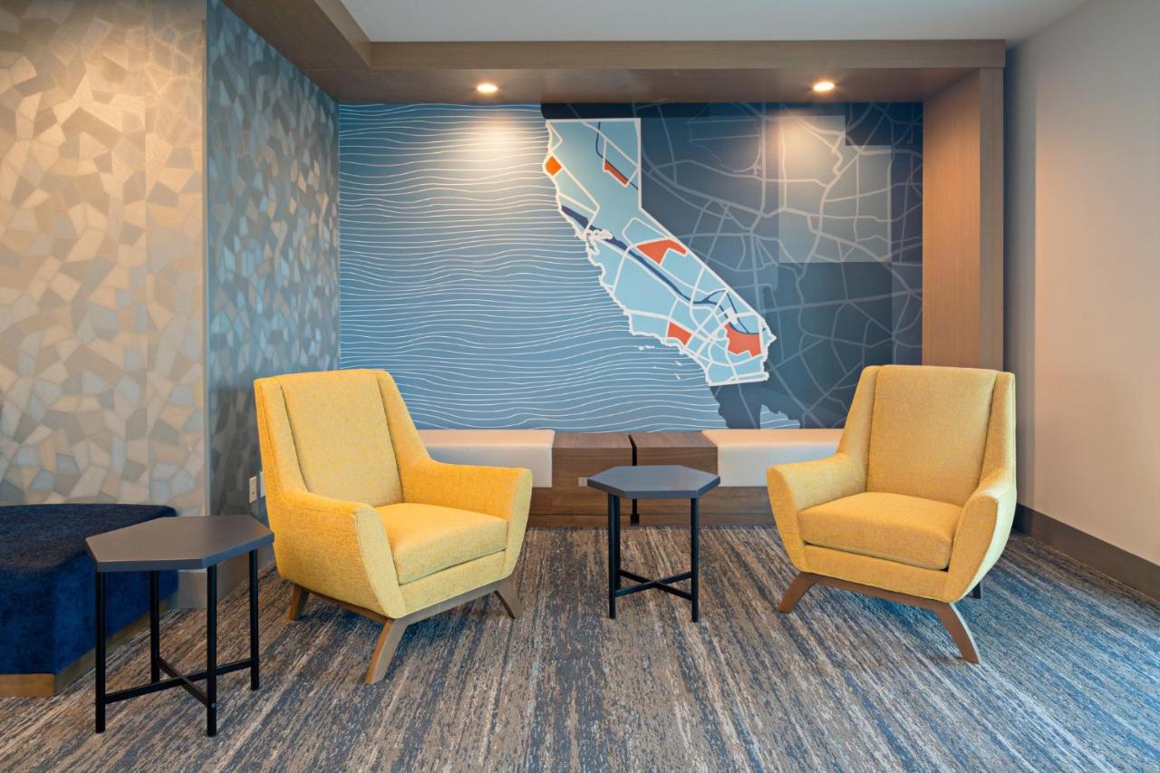 Holiday Inn Express & Suites - Hollister By Ihg Экстерьер фото