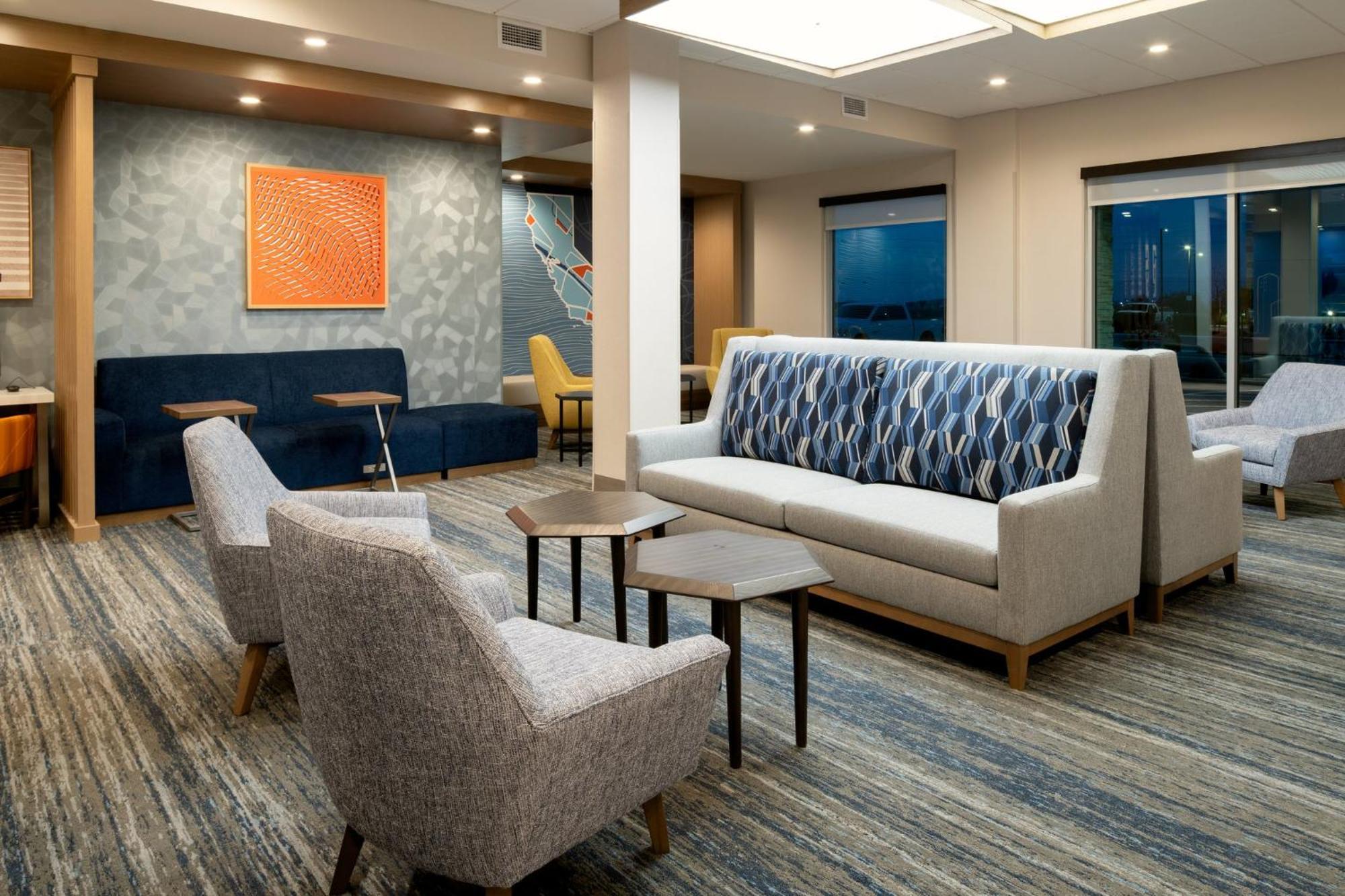Holiday Inn Express & Suites - Hollister By Ihg Экстерьер фото